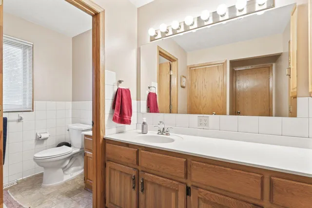 $315,000 | 280 4th Avenue Southeast, Plainview, MN 55964