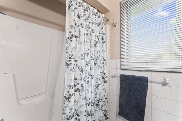 $315,000 | 280 4th Avenue Southeast, Plainview, MN 55964