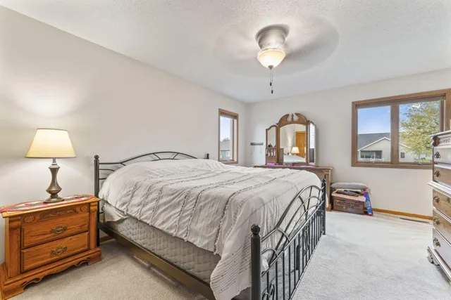 $315,000 | 280 4th Avenue Southeast, Plainview, MN 55964