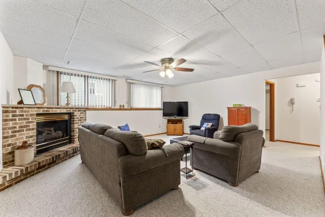 $315,000 | 280 4th Avenue Southeast, Plainview, MN 55964