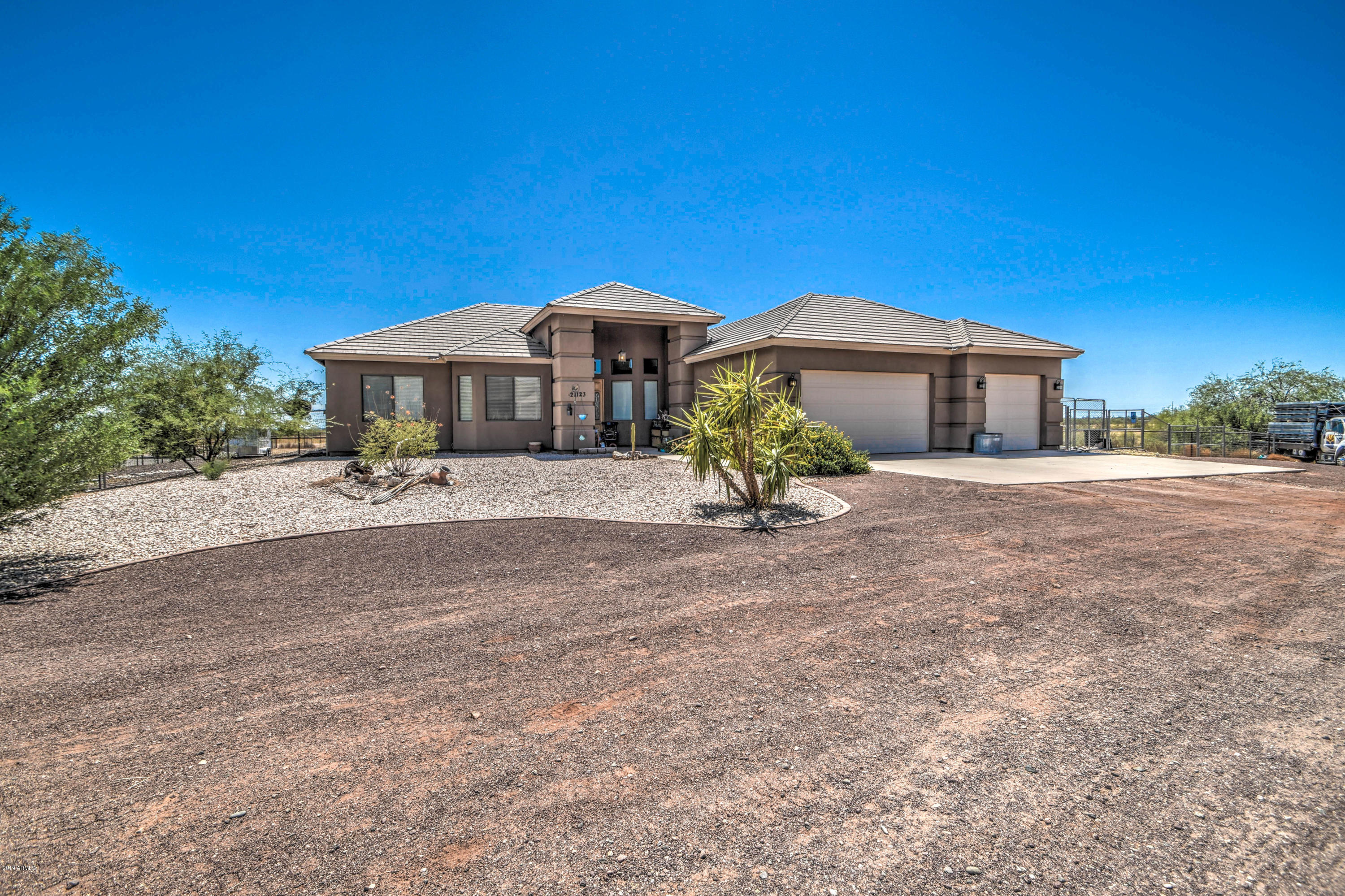 21123 West Sleepy Ranch Road Wittmann, AZ 85361 - Photo 4 of 44 FRONT 4