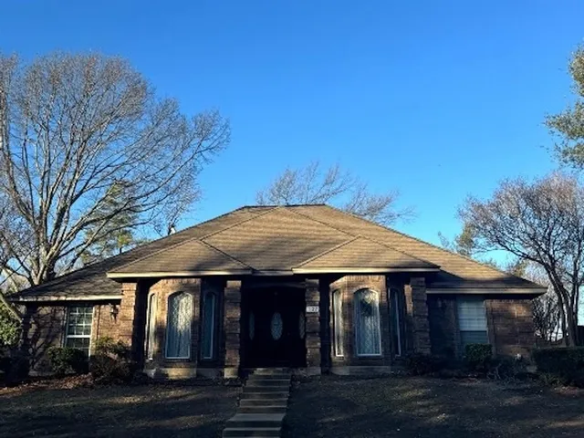 $320,000 | 127 Sandy Creek Drive, DeSoto, TX 75115