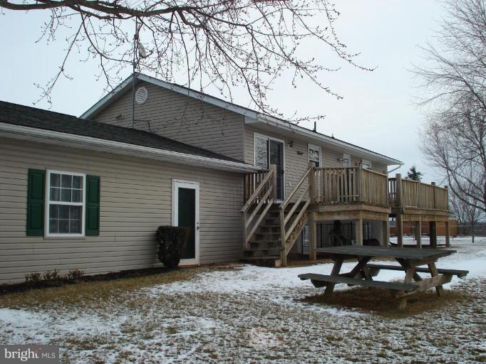 2004 Trevanion Road Taneytown, MD 21787 - Photo 5 of 18 Deck
