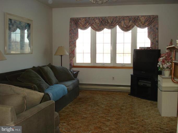 2004 Trevanion Road Taneytown, MD 21787 - Photo 8 of 18 Living Room