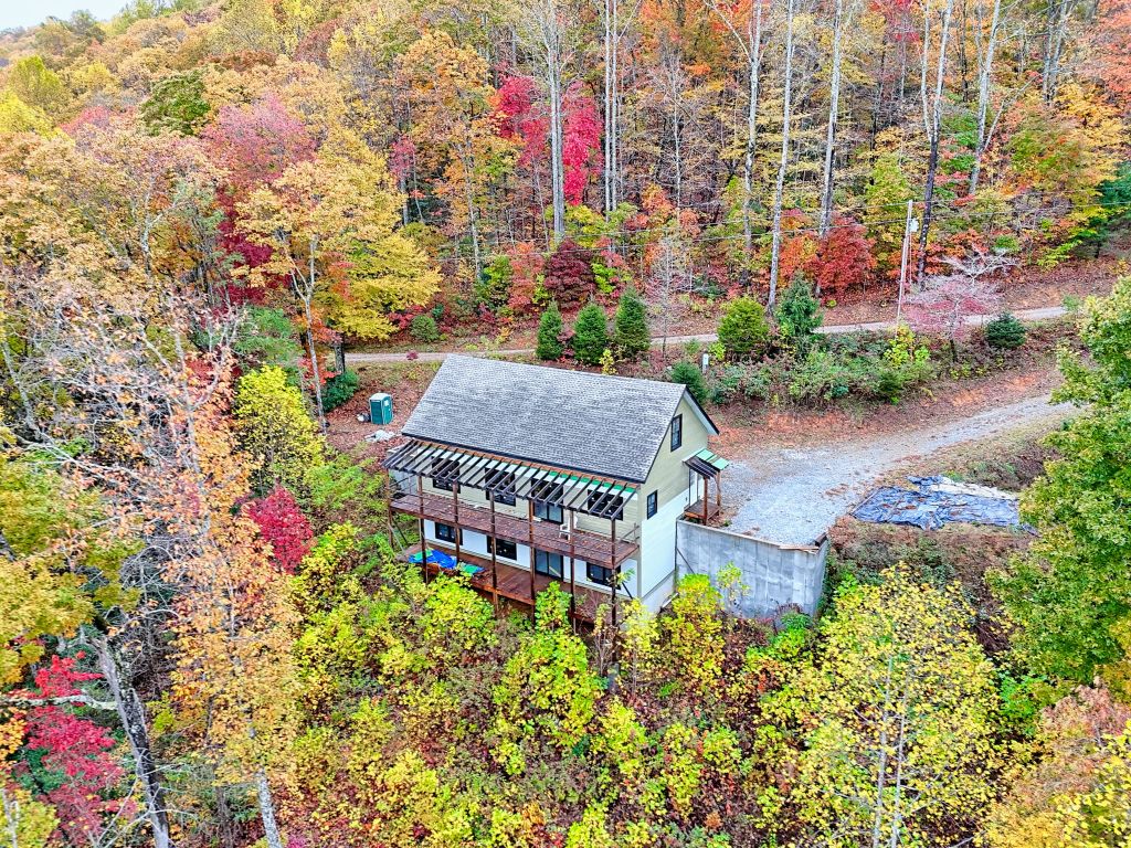 78 Natural Bridge Road Scaly Mountain, NC 28775 - Photo 42 of 51 Gallery Image 42