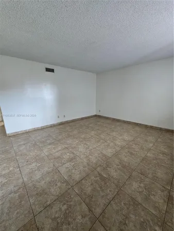 $1,900 | 2244 Madison Street, Unit 3, Hollywood, FL 33020