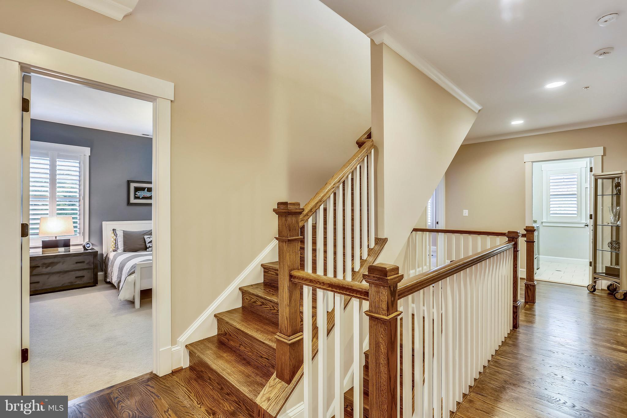8615 Rayburn Road Bethesda, MD 20817 - Photo 24 of 59 Upper-level hallway