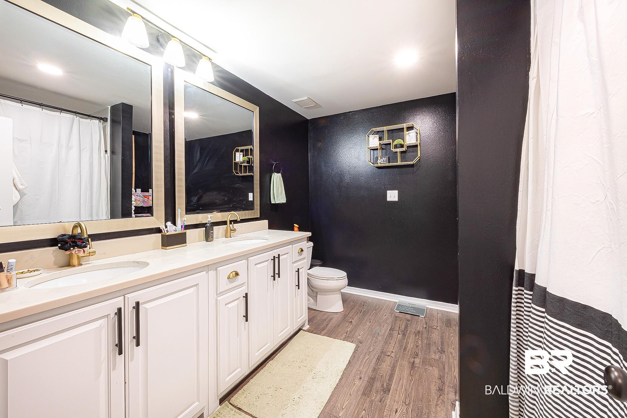 5304 Lansdowne Drive Mobile, AL 36693 - Photo 13 of 28 Bathroom