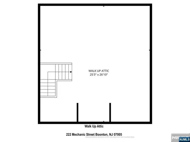 a picture of a very nice looking living room