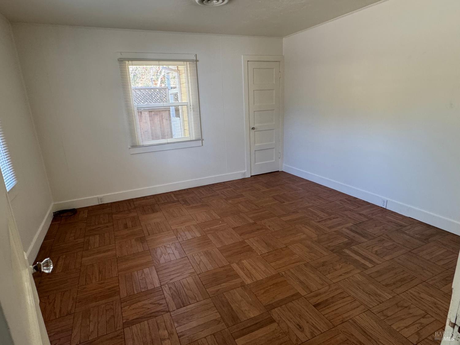 829 Hunt Avenue, Unit A St. Helena, CA 94574 - Photo 12 of 13 an empty room with windows