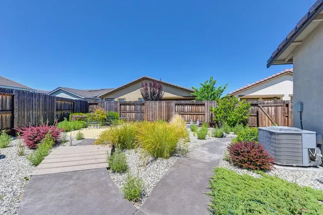 $499,000 | 7414 Sun Rose Way, Sacramento, CA 95829