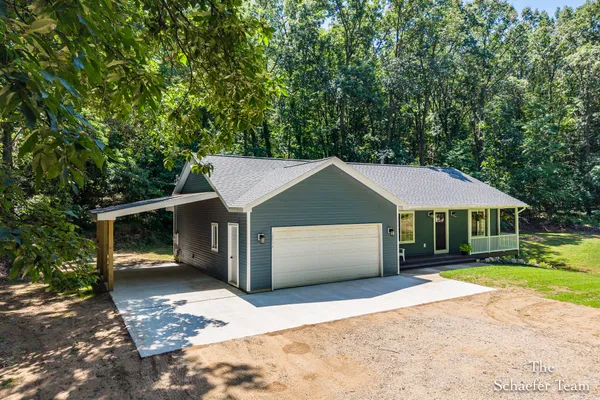 $500,000 | 12934 Hillcrest Drive Northeast, Lowell, MI 49331