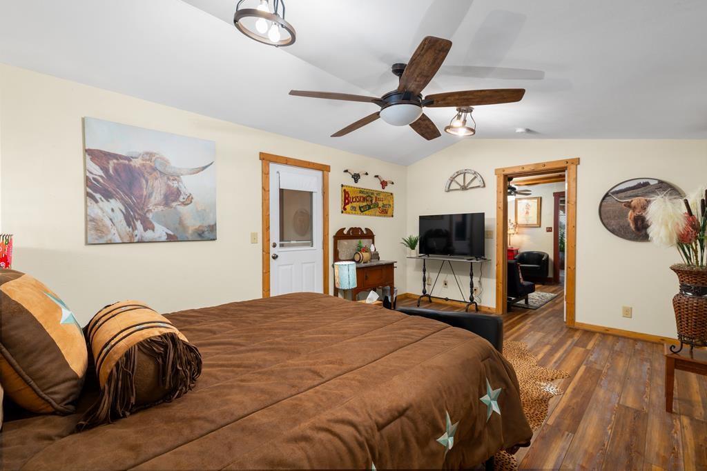 702 14th Street Bandera, TX 78003 - Photo 26 of 40