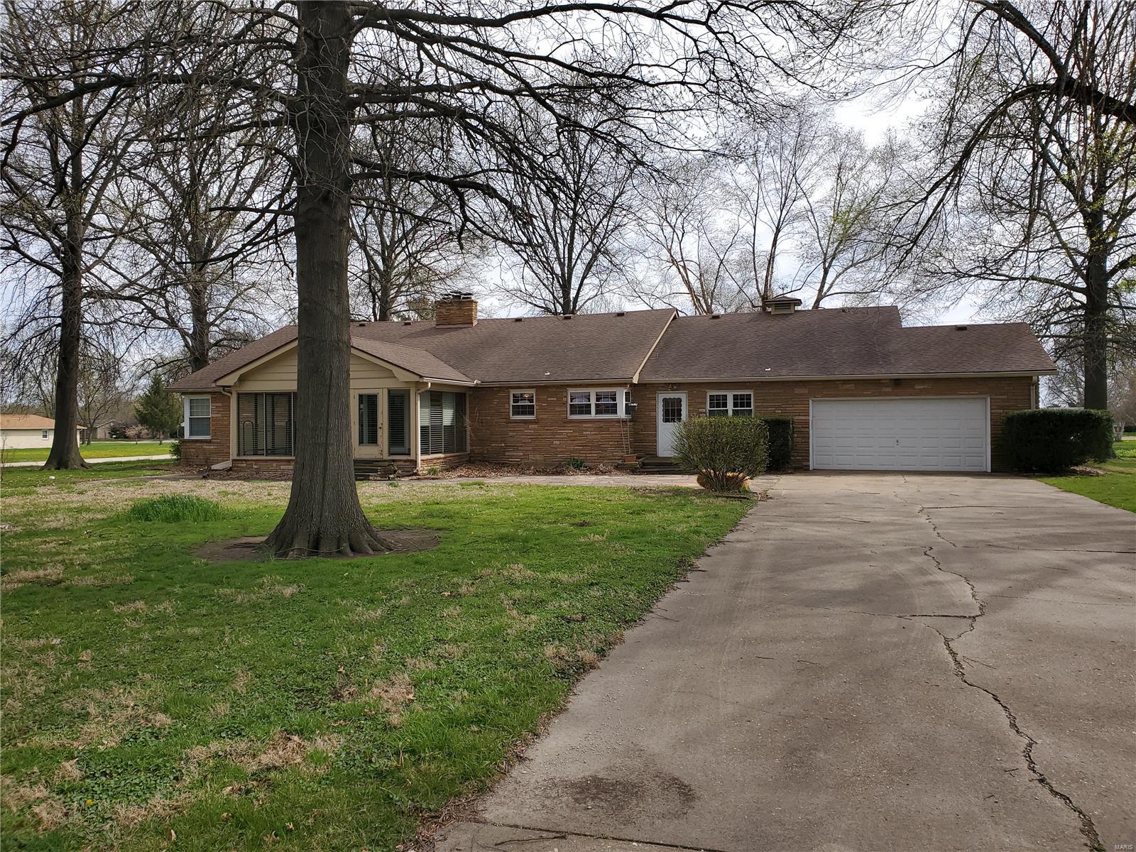 1101 West Pontoon Road Granite City, IL 62040 - Photo 2 of 16 Gallery Image 2