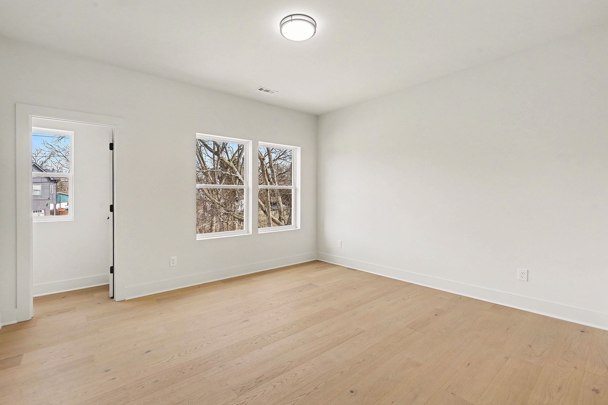 3411 Hydes Ferry Road Nashville, TN 37218 - Photo 16 of 23 an empty room with windows