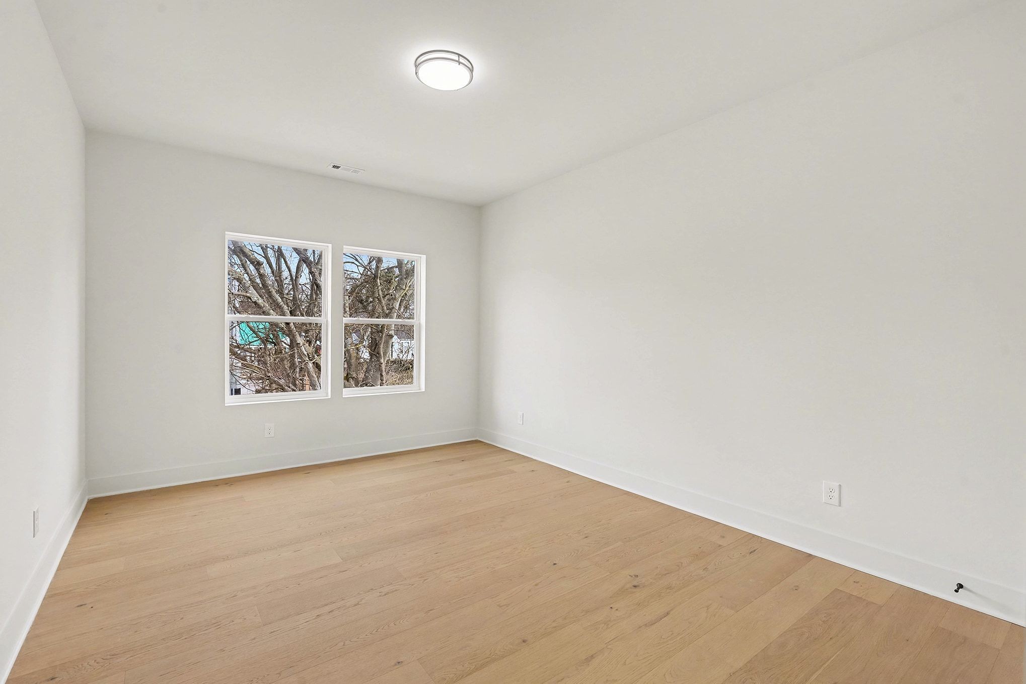 3411 Hydes Ferry Road Nashville, TN 37218 - Photo 18 of 23 an empty room with windows