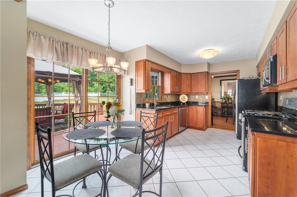 626 Hemlock Road Coraopolis, PA 15108 - Photo 18 of 47 Gallery Image 18