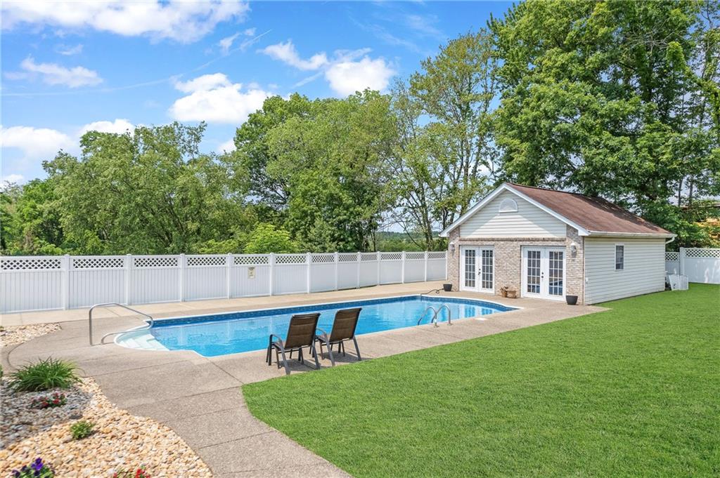 626 Hemlock Road Coraopolis, PA 15108 - Photo 44 of 47 Gallery Image 44