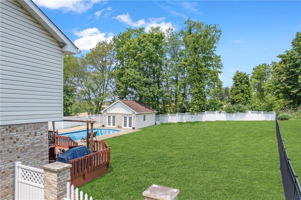 626 Hemlock Road Coraopolis, PA 15108 - Photo 45 of 47 Gallery Image 45