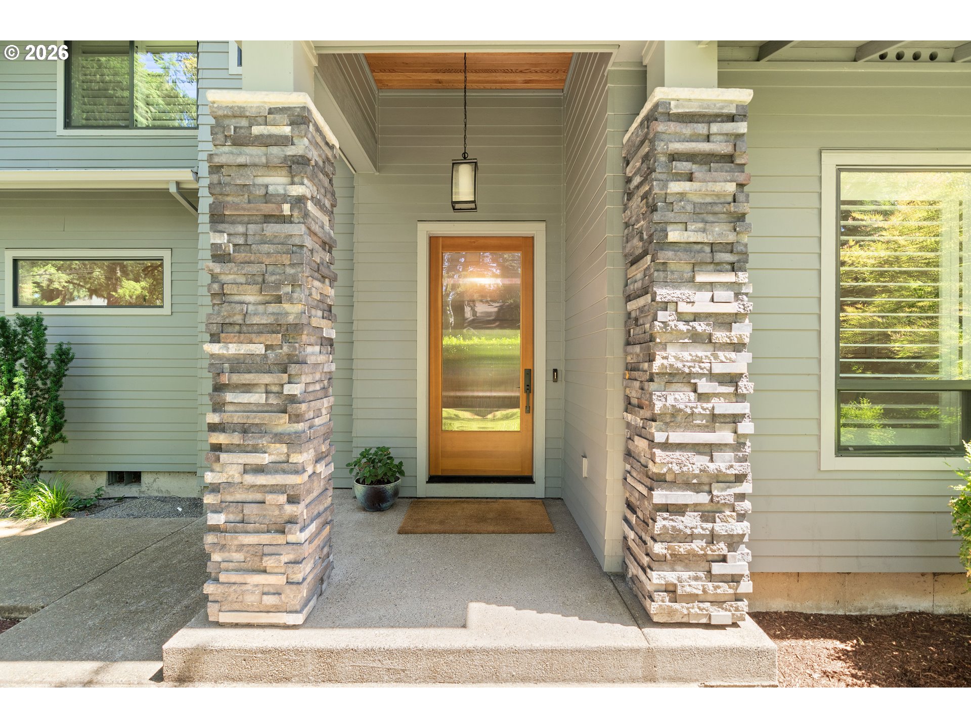 17484 Bryant Road Lake Oswego, OR 97035 - Photo 4 of 48 Gallery Image 4