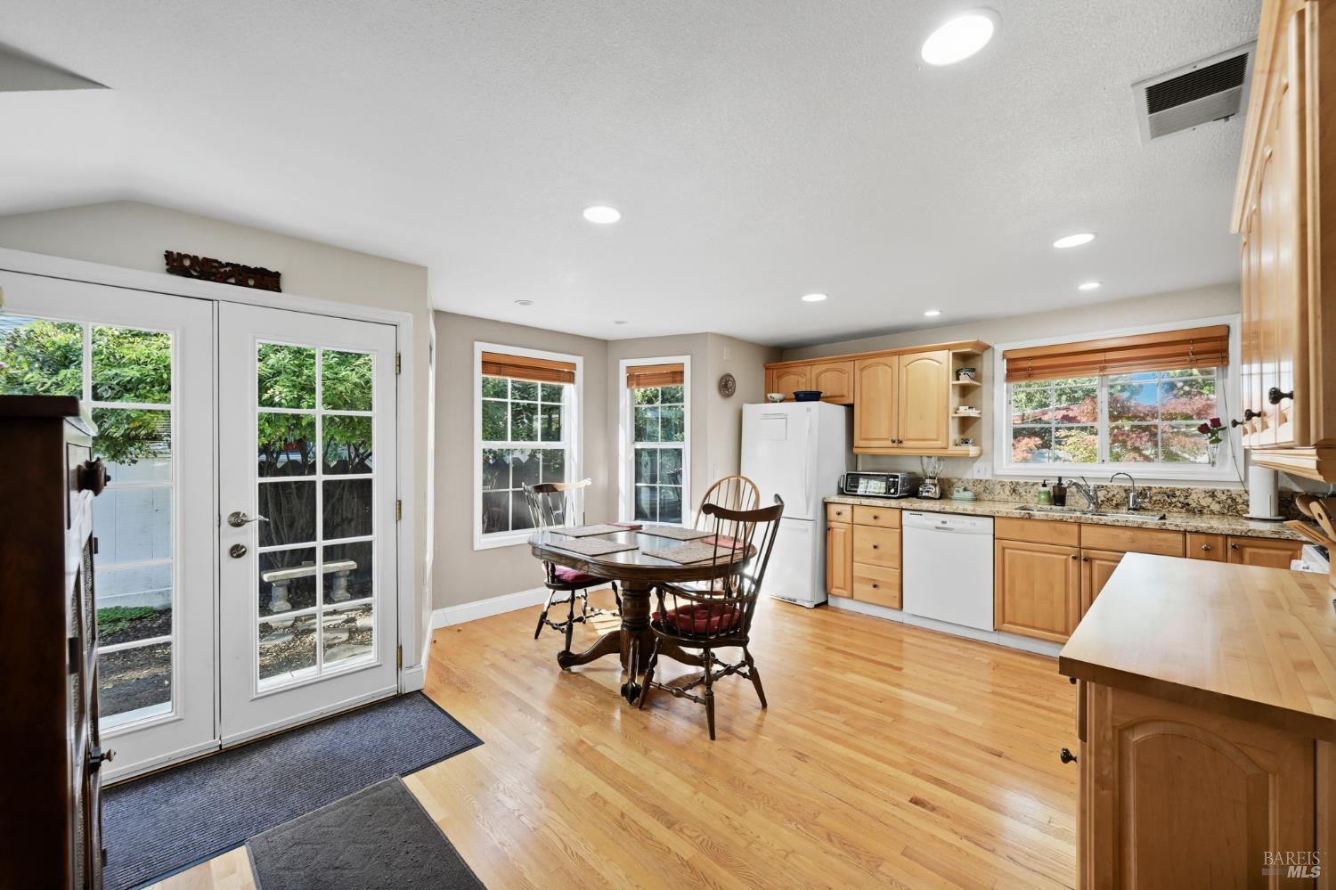 735 Carr Avenue Santa Rosa, CA 95404 - Photo 14 of 55