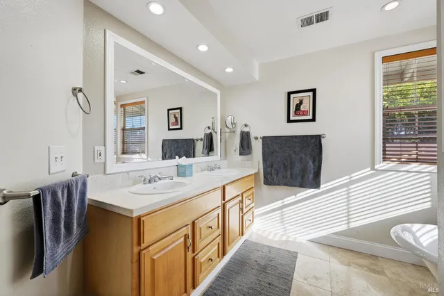 $890,000 | 735 Carr Avenue, Santa Rosa, CA 95404