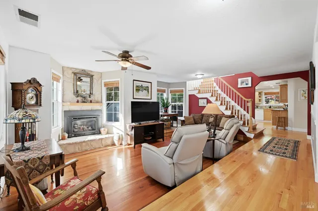 $890,000 | 735 Carr Avenue, Santa Rosa, CA 95404