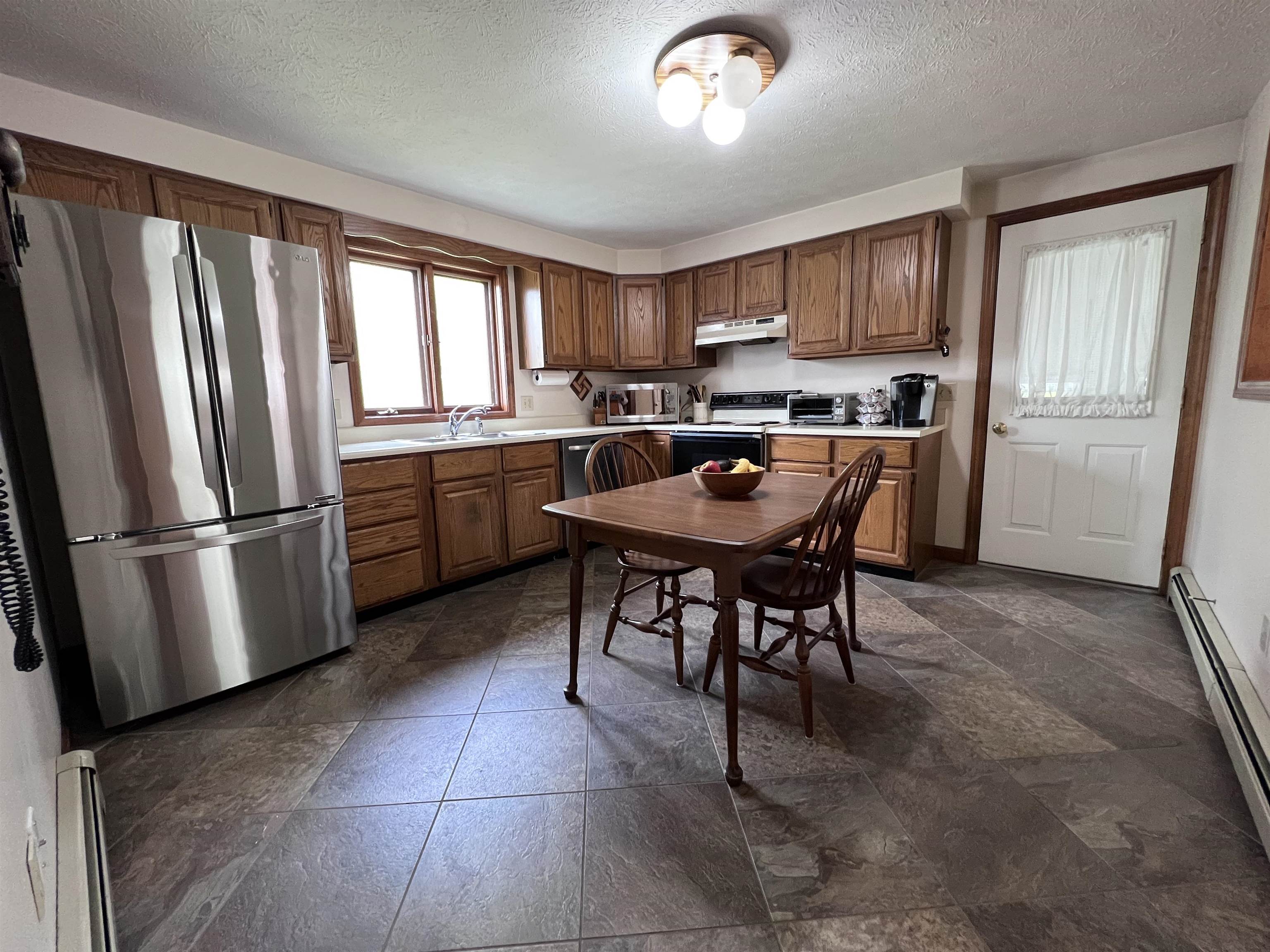 14 Cindy Drive Hooksett, NH 03106 - Photo 11 of 38