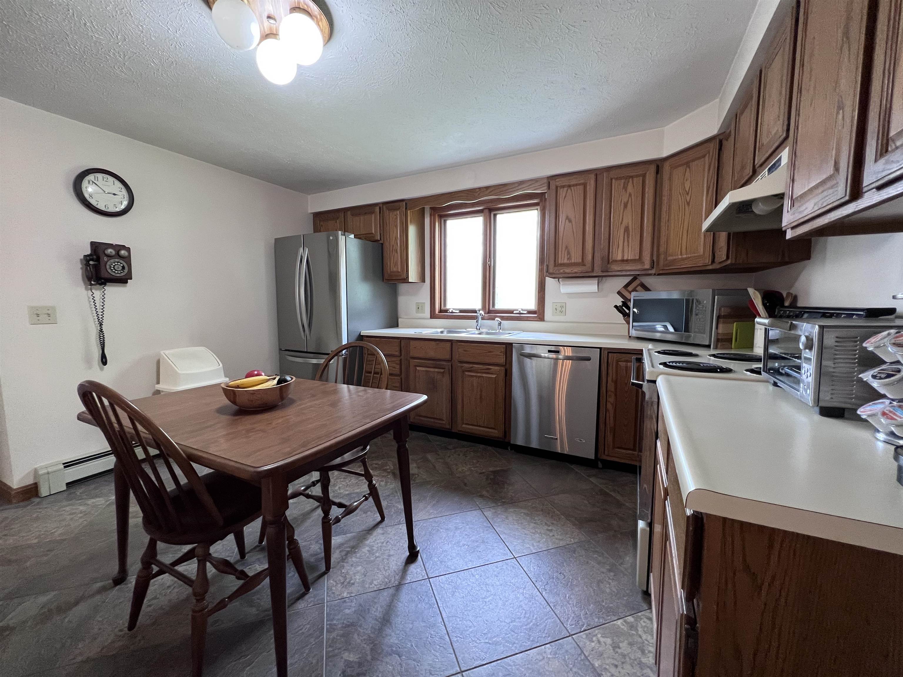 14 Cindy Drive Hooksett, NH 03106 - Photo 12 of 38