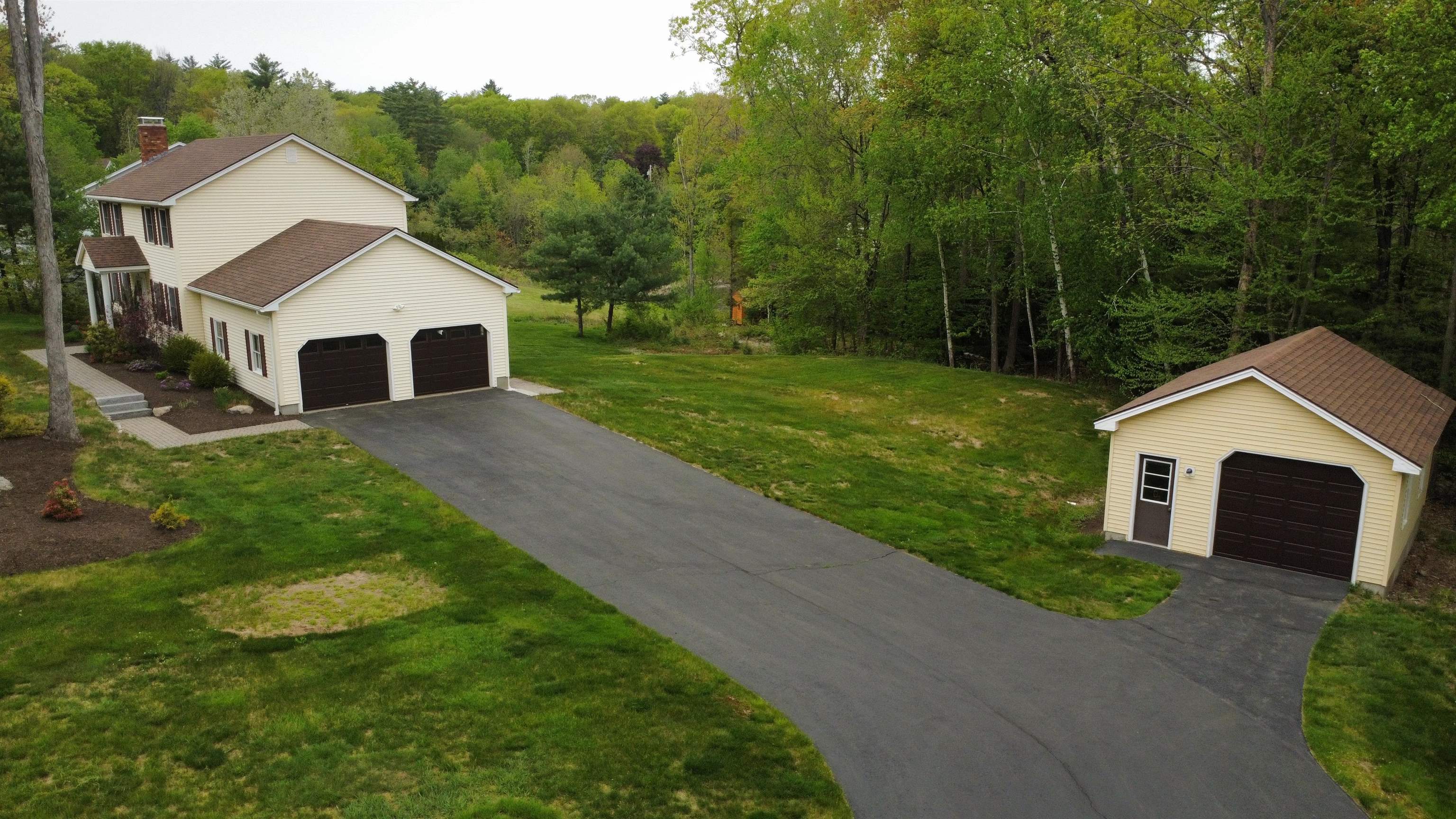 14 Cindy Drive Hooksett, NH 03106 - Photo 3 of 38