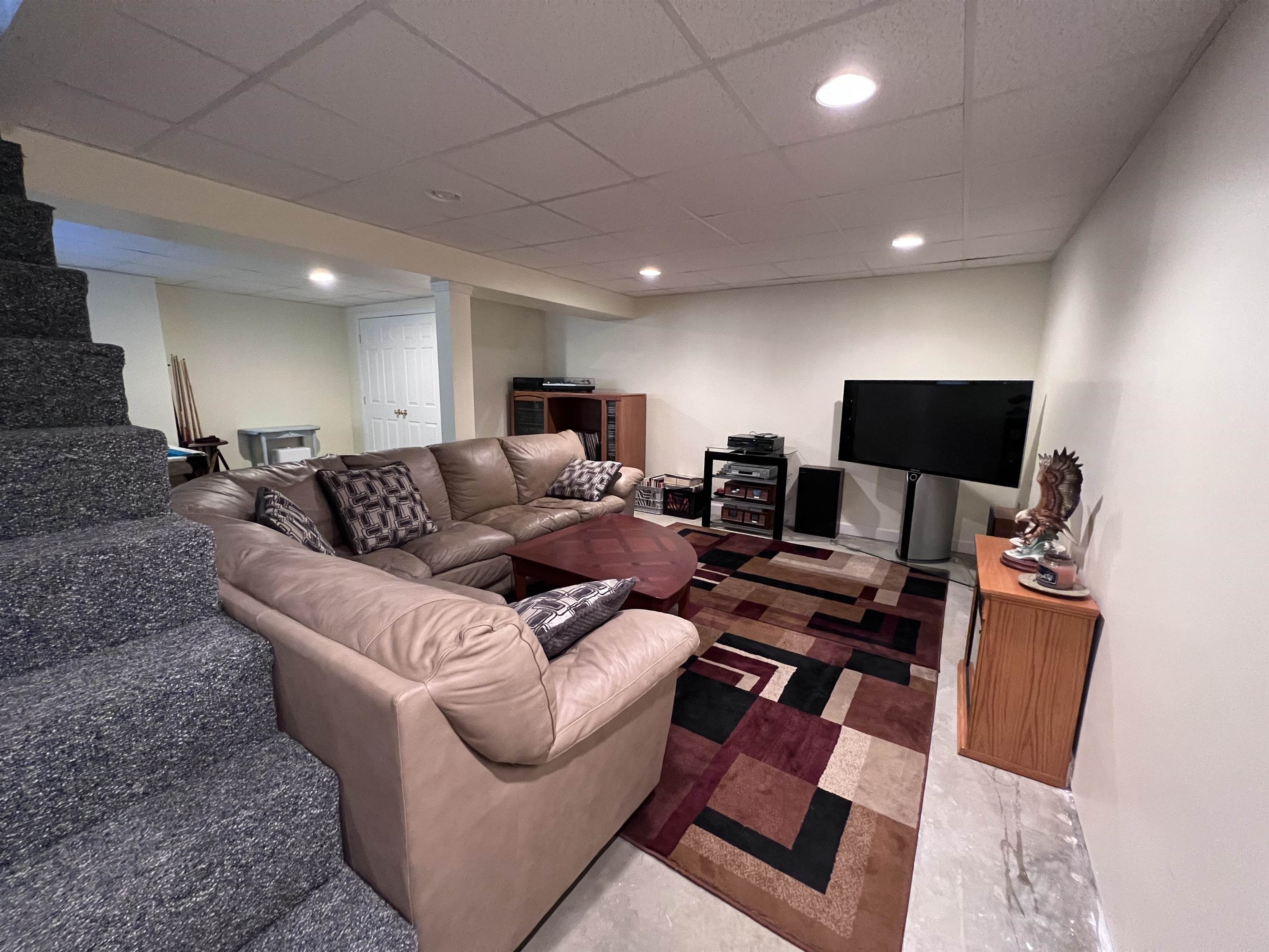 14 Cindy Drive Hooksett, NH 03106 - Photo 31 of 38