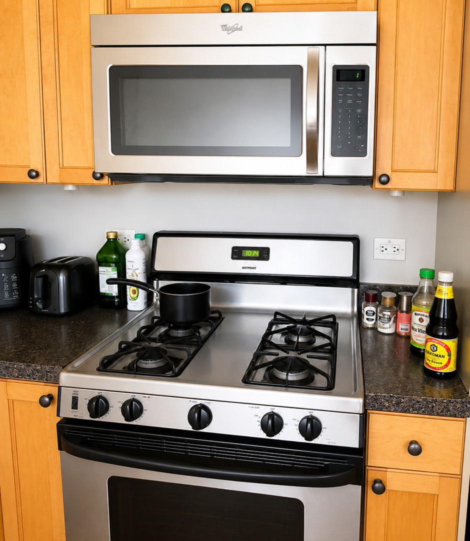 1137 West Taylor Street, Unit 4 Chicago, IL 60607 - Photo 8 of 17