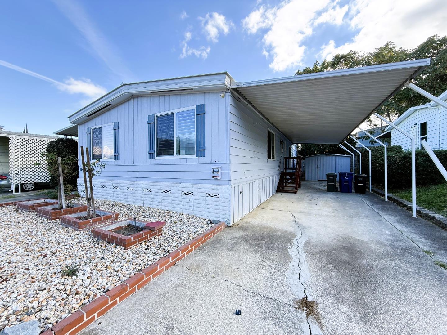 224 Queens Way, Unit 224 Pittsburg, CA 94565 - Photo 2 of 33 a view of a house with backyard