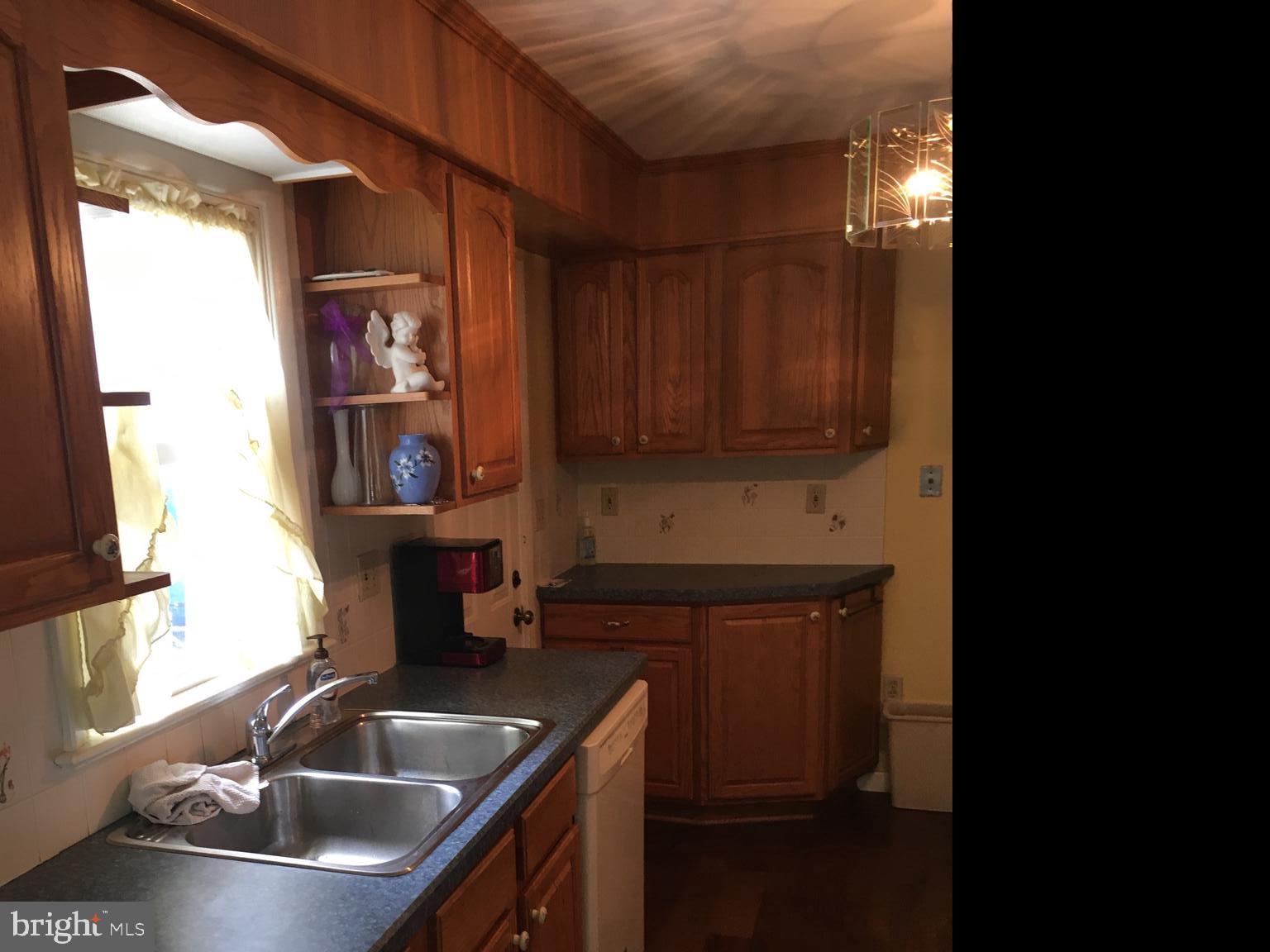1638 Robin Road Lebanon, PA 17042 - Photo 3 of 7 Gallery Image 3