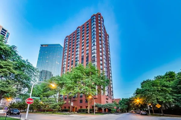 $325,000 | 901 South Plymouth Court, Unit 202, Chicago, IL 60605