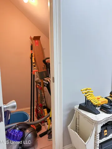 $679,900 | 1120 Ford Road, Terry, MS 39170