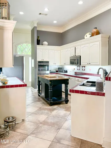 $679,900 | 1120 Ford Road, Terry, MS 39170