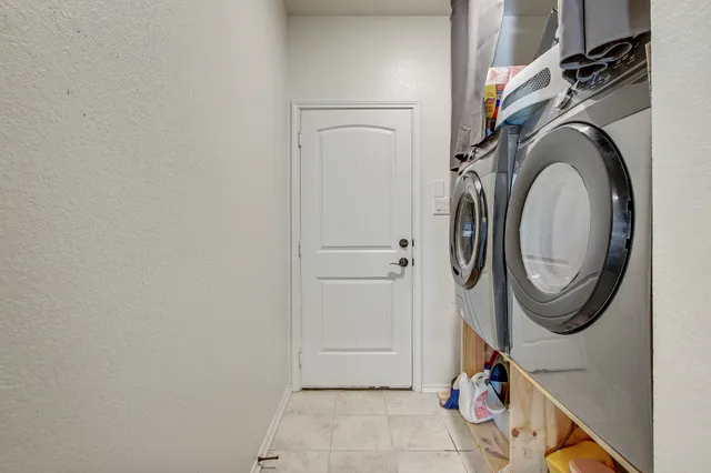 $2,500 | 205 Travers Stake Trail, Elgin, TX 78621