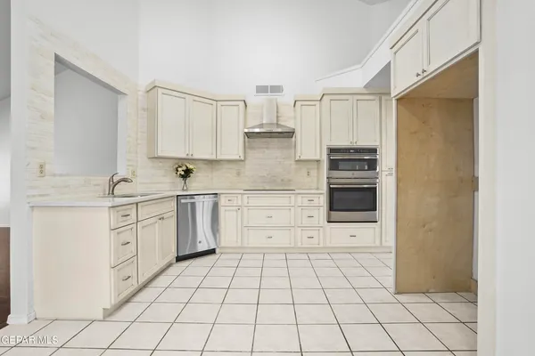$435,000 | 660 Rosinante Road, El Paso, TX 79922