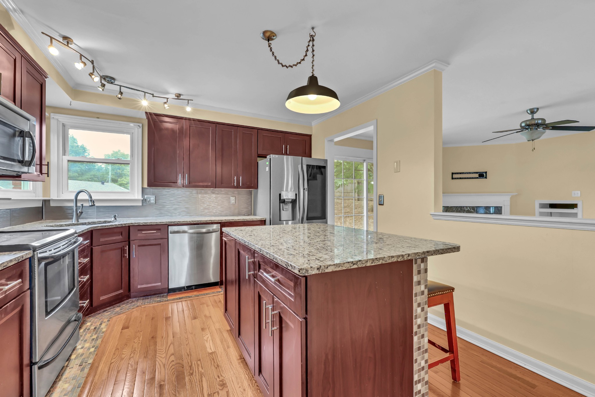 1245 Cloverdale Drive Clarksville, TN 37040 - Photo 12 of 38 Gallery Image 12