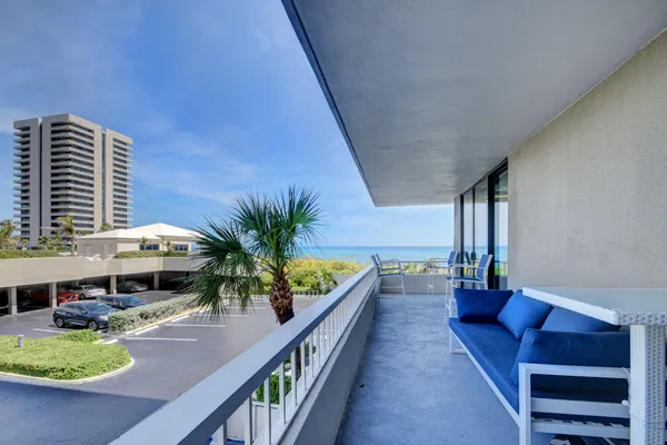 $8,500 | 5510 North Ocean Drive, Unit 2C, Singer Island, FL 33404