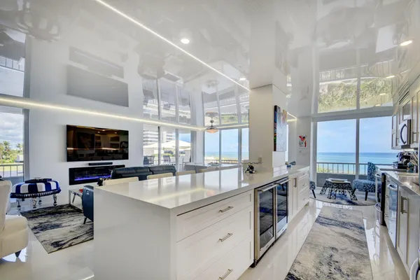 $8,500 | 5510 North Ocean Drive, Unit 2C, Singer Island, FL 33404