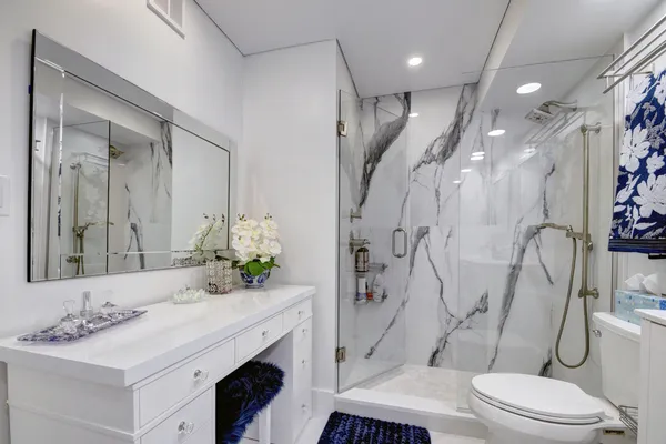 $8,500 | 5510 North Ocean Drive, Unit 2C, Singer Island, FL 33404