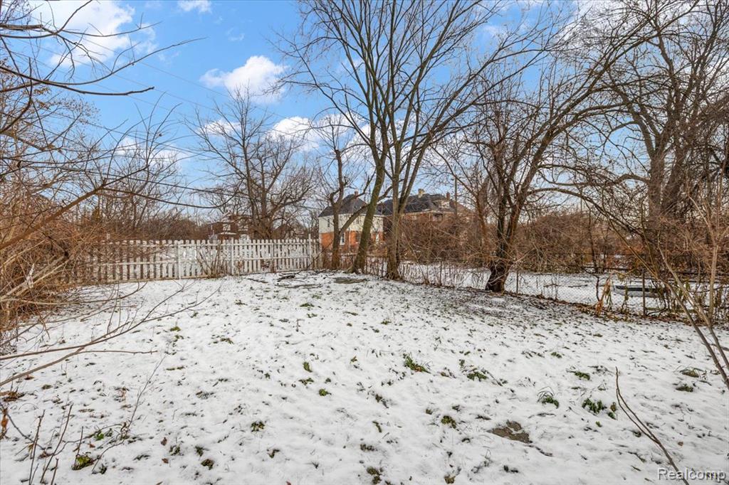 3000 Field Street Detroit, MI 48214 - Photo 42 of 77