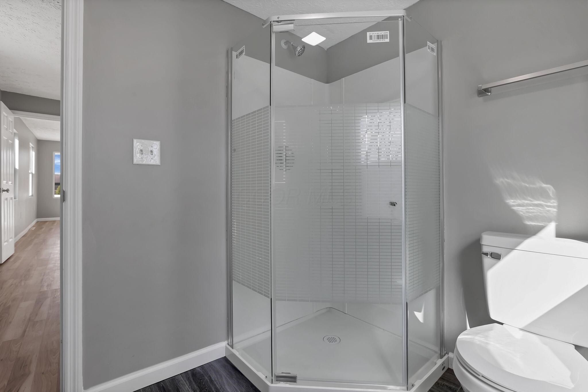 65 Rumsey Road Columbus, OH 43207 - Photo 16 of 39 Entry Level Bedroom - Full Bathroom(2)