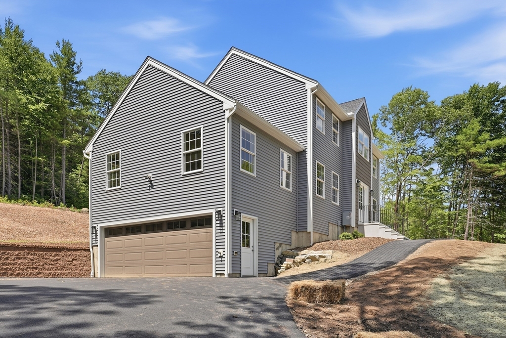193 Lower Hampden Road Monson, MA 01057 - Photo 4 of 41