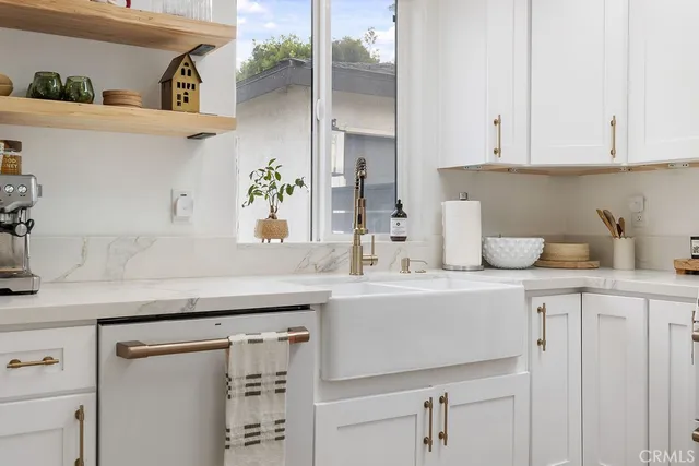a view of backyard with table and chair