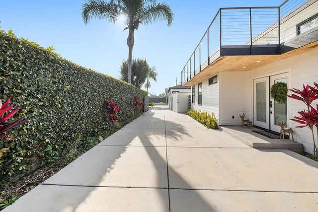 $2,850,000 | 236 Camellia Lane, Costa Mesa, CA 92627