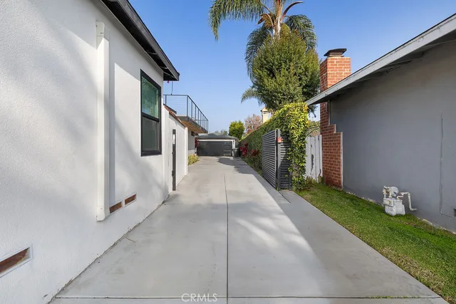 $2,850,000 | 236 Camellia Lane, Costa Mesa, CA 92627