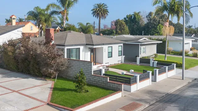 $2,850,000 | 236 Camellia Lane, Costa Mesa, CA 92627